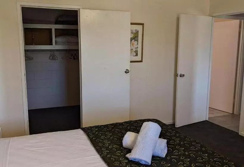 Huoneisto 2 Makuuhuonetta, Monte Carlo Motor Inn