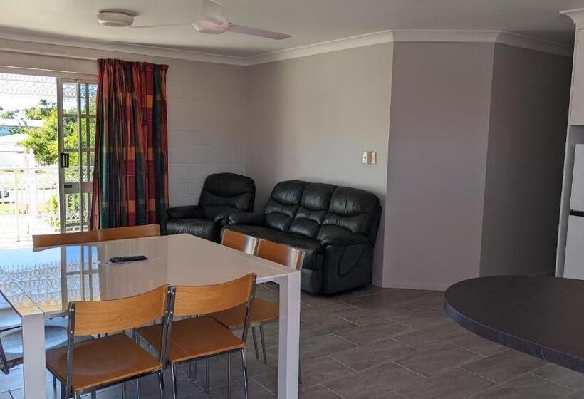 شقة غرفتين, Monte Carlo Motor Inn