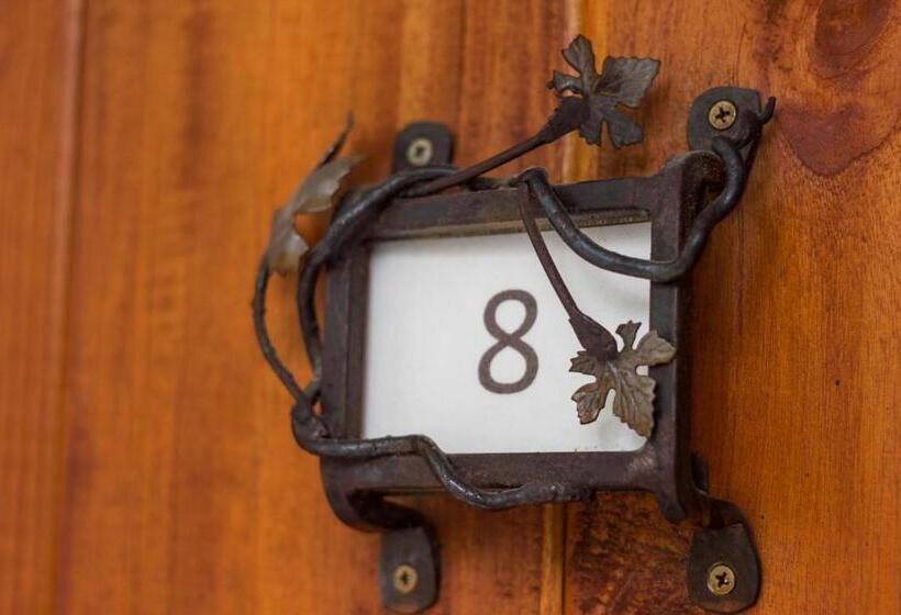 Номер Стандарт, Changmoi House