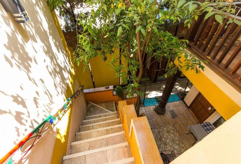 Номер Стандарт с Балконом, Changmoi House