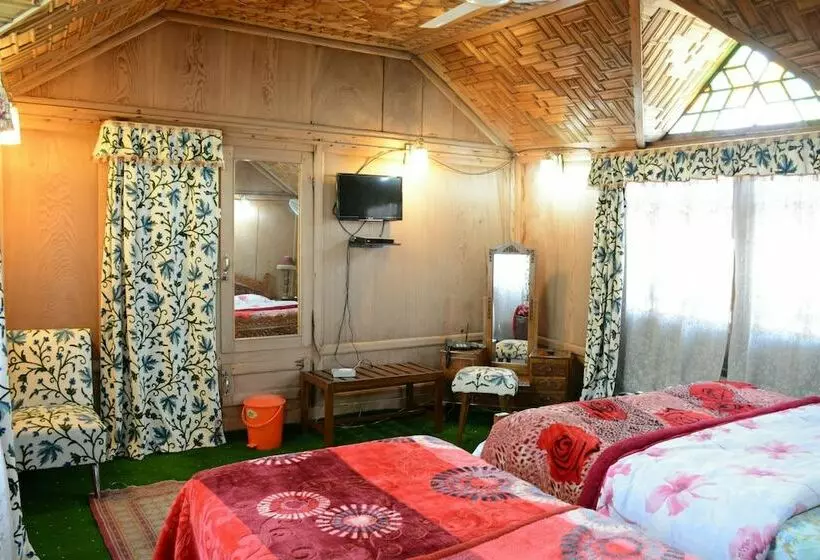 Deluxe-huone, Hb Zaindari Palace
