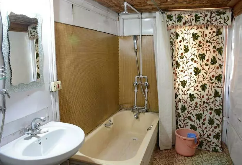 Deluxe-huone, Hb Zaindari Palace