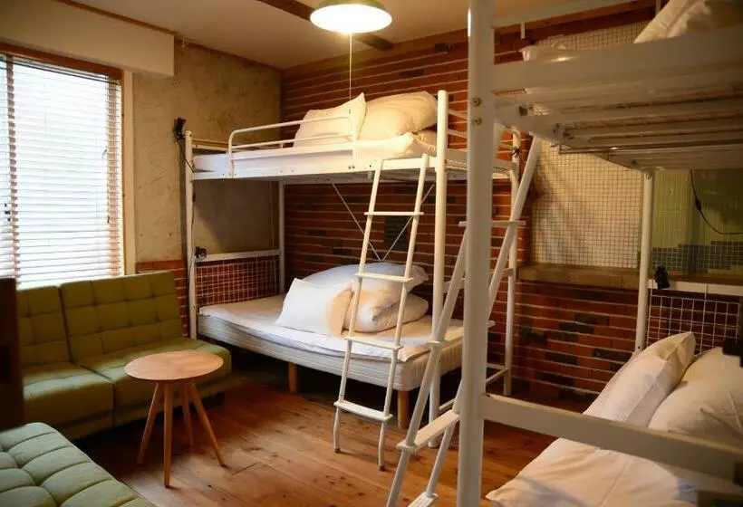 اتاق استاندارد چهارنفره با سرویس بهداشتی مشترک, The Deer Park Inn