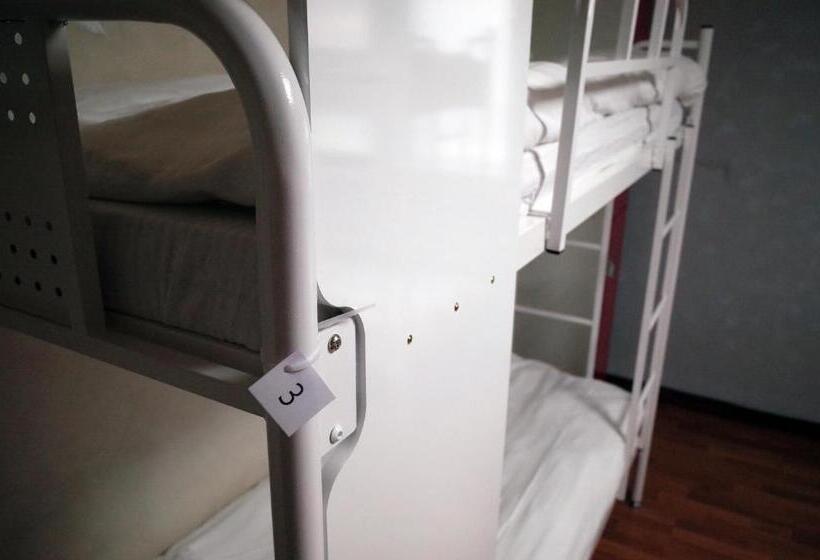 스탠다드 트리픔 룸 공동욕실, Yakorea Hostel Gangnam