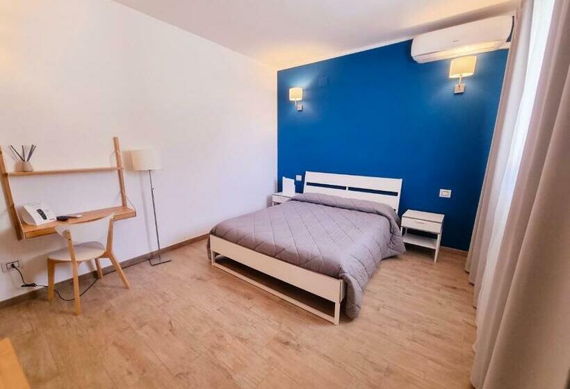 标准间, The Garden