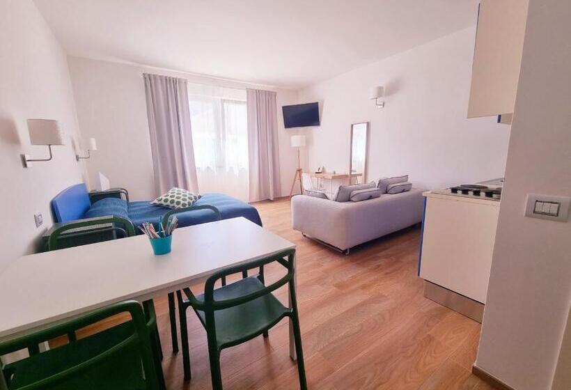 高级工作室, The Garden