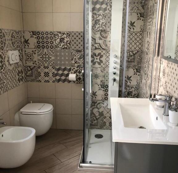 标准间, The Garden