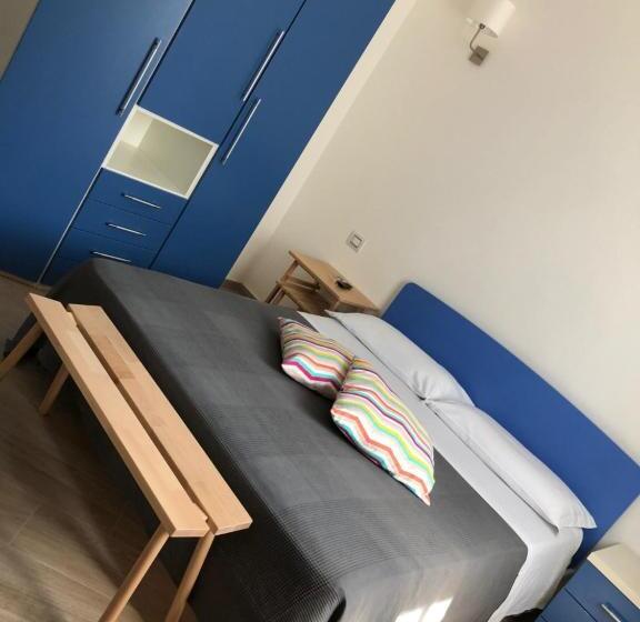 标准间, The Garden