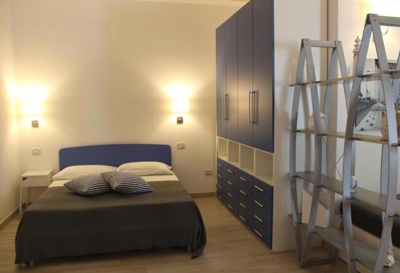 小型套房, The Garden