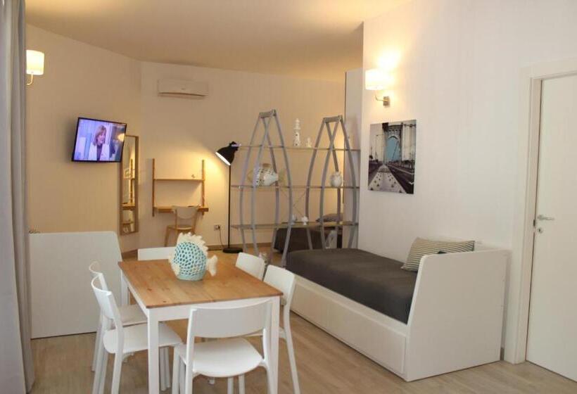 小型套房, The Garden