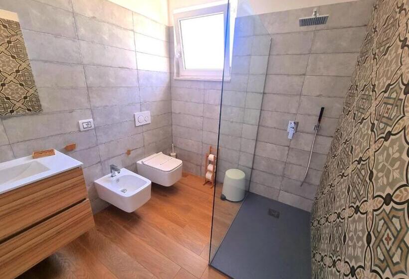 豪华工作室, The Garden