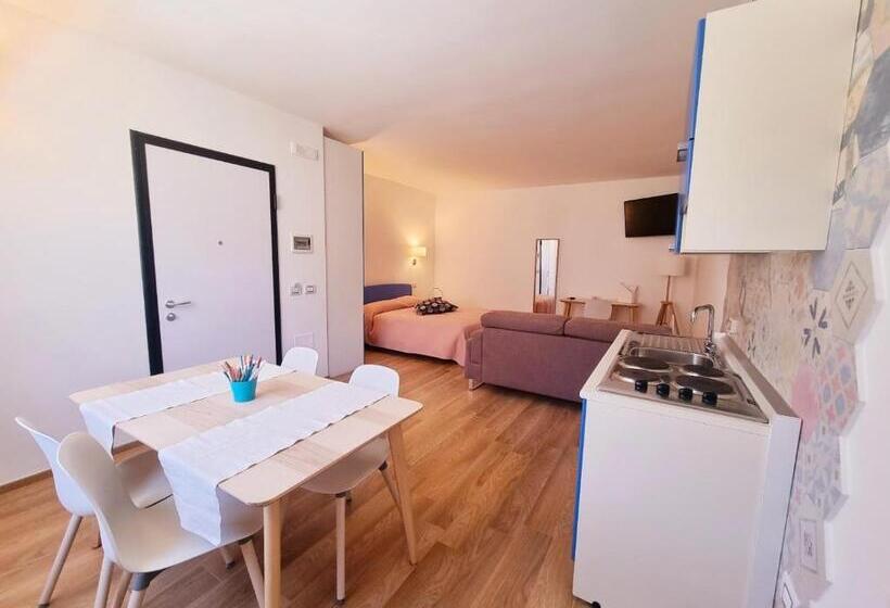 豪华工作室, The Garden