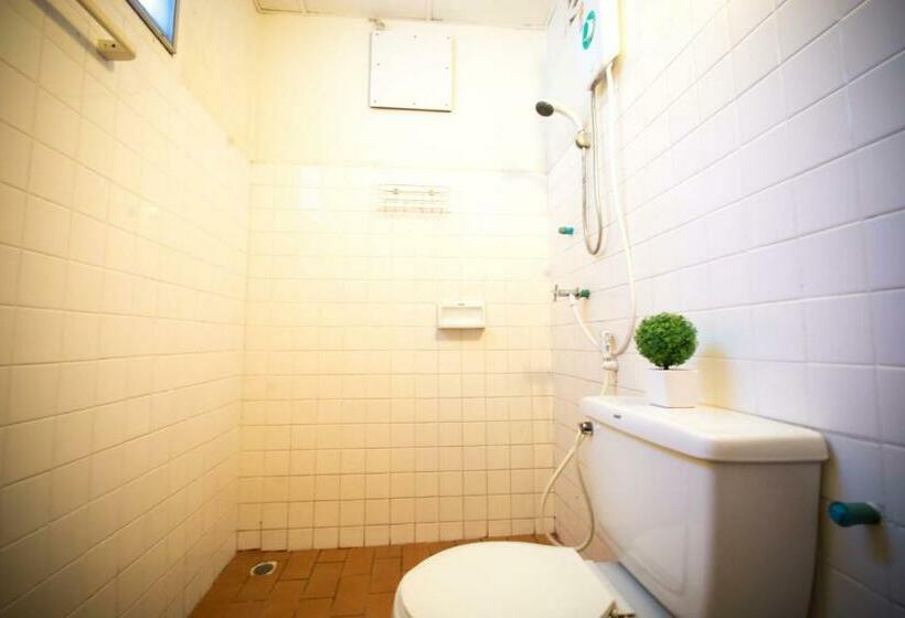 スタンダードバンガロー, By Beach Resort