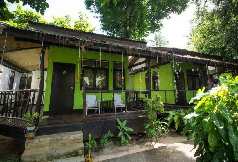 スタンダードバンガロー, By Beach Resort