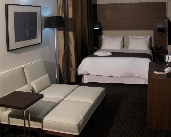 Juniorsviitti, Al Khaima City Center