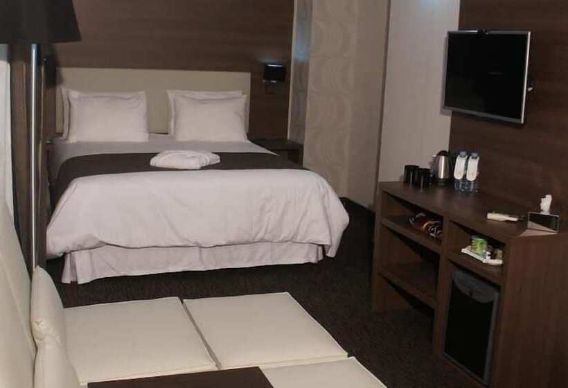 Juniorsviitti, Al Khaima City Center