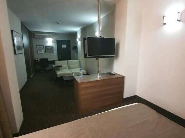سوییت جونیور, Al Khaima City Center