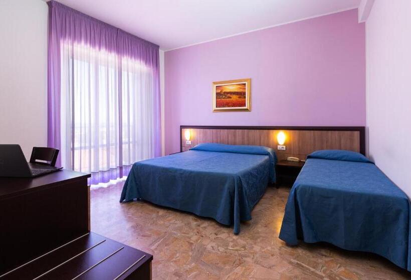 غرفة قياسية ثلاثية, Belvedere