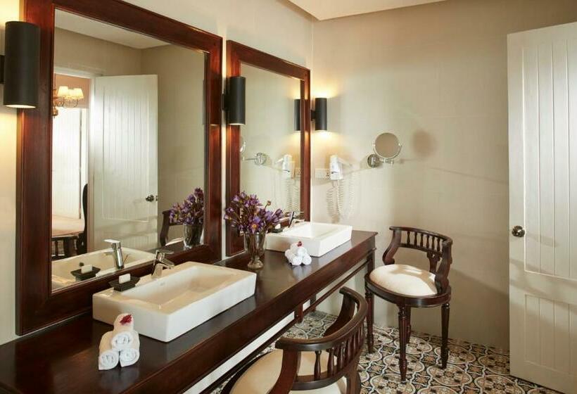 Королевский Люкс, Ekho Lake House