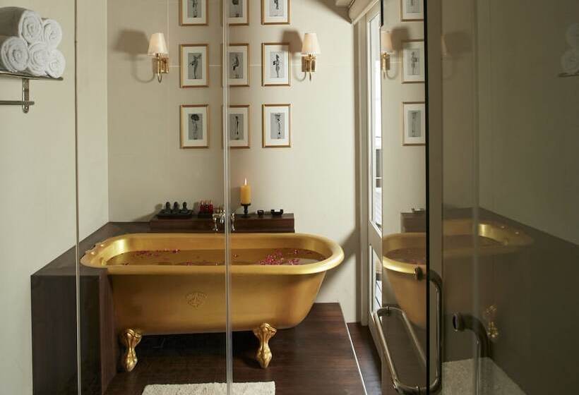 Королевский Люкс, Ekho Lake House