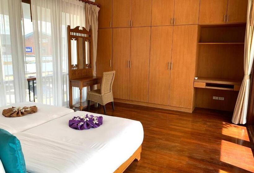 Дом 3 Спальни, Farmers Villa