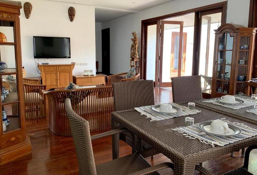 Дом 3 Спальни, Farmers Villa