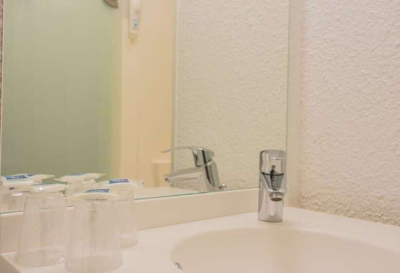 اتاق استاندارد سه نفره, Ibis Budget Le Mans Centre