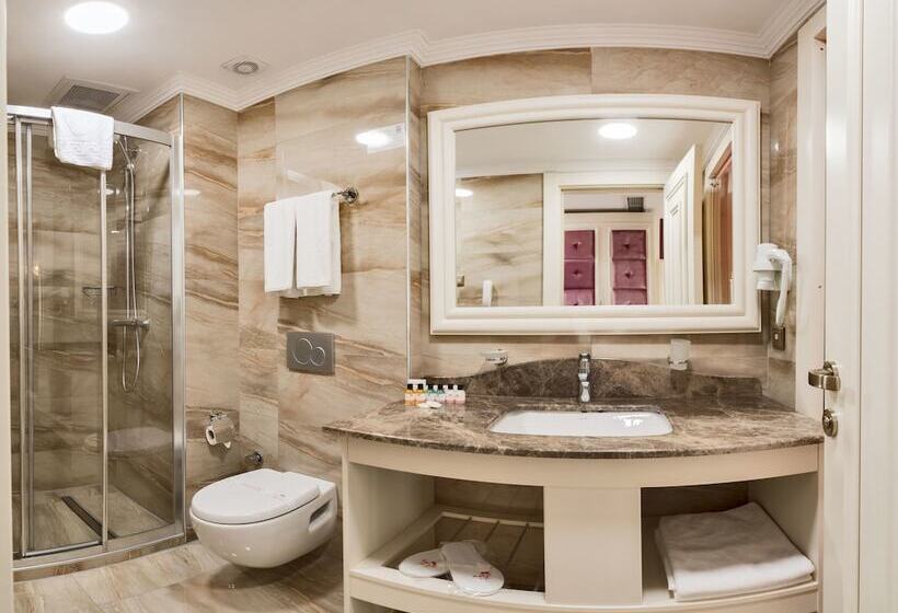 Pokój Deluxe Trzyosobowy, Marnas Hotels