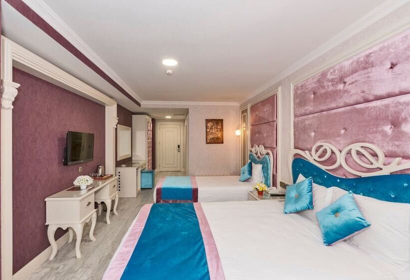 Pokój Deluxe Trzyosobowy, Marnas Hotels