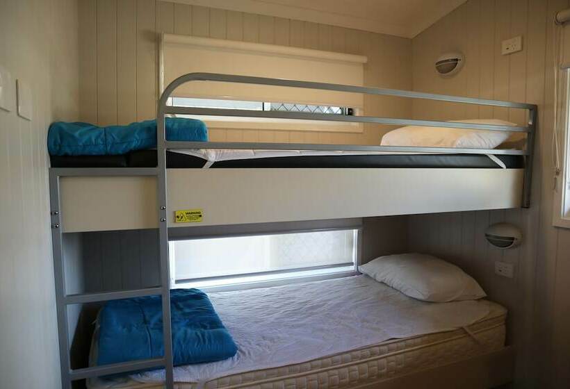 三卧高级别墅, Nrma Lake Somerset Holiday Park