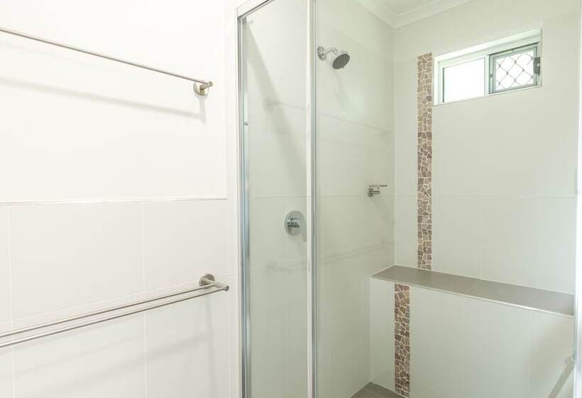 三卧高级别墅, Nrma Lake Somerset Holiday Park