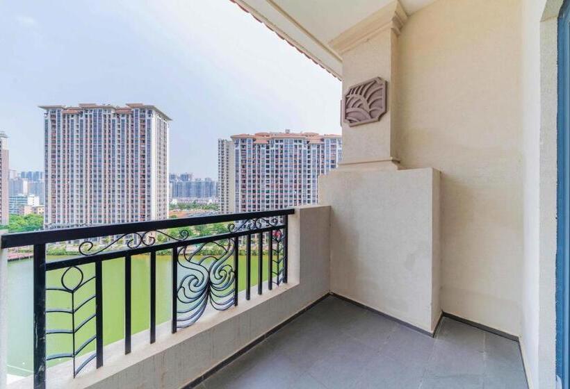 Superior room with lake view, Ramada By Wyndham Huizhou South