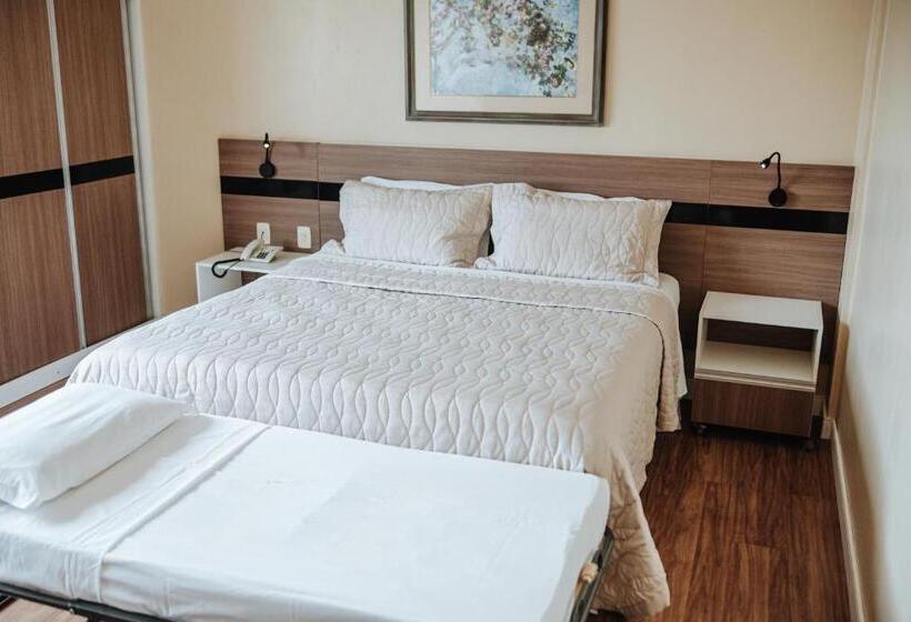 スーペリアトリプルルーム, Serrano