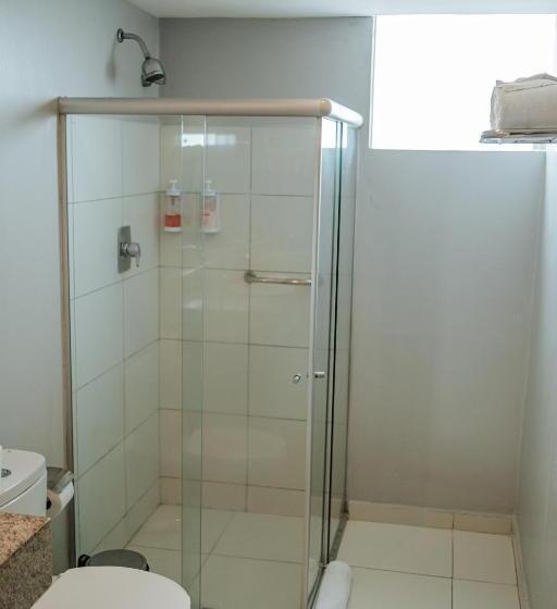 デラックストリプルルーム, Serrano