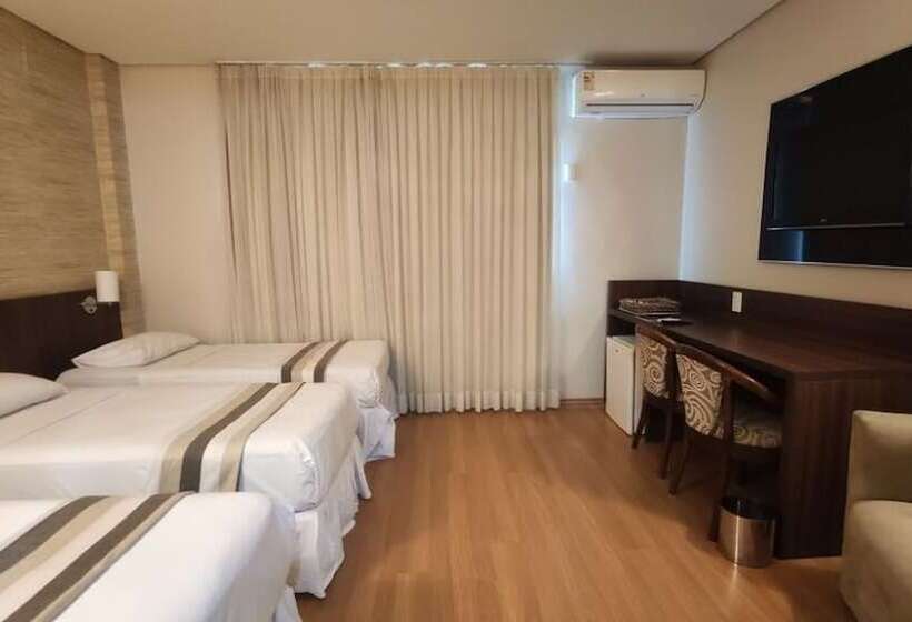 デラックストリプルルーム, Serrano