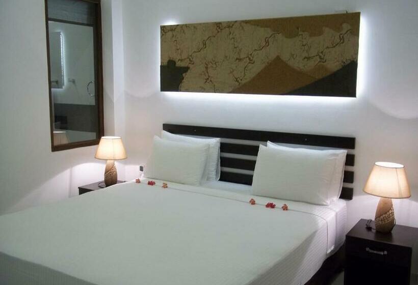 디럭스 룸 킹사이즈 침대, Sunrise Palace Negombo