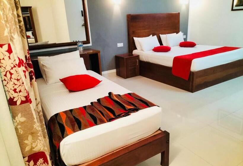 غرفة قياسية ثلاثية, Travellers Nest Kandy