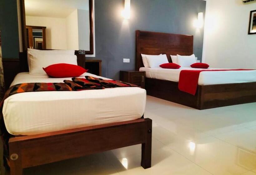 Номер Стандарт Трехместный, Travellers Nest Kandy