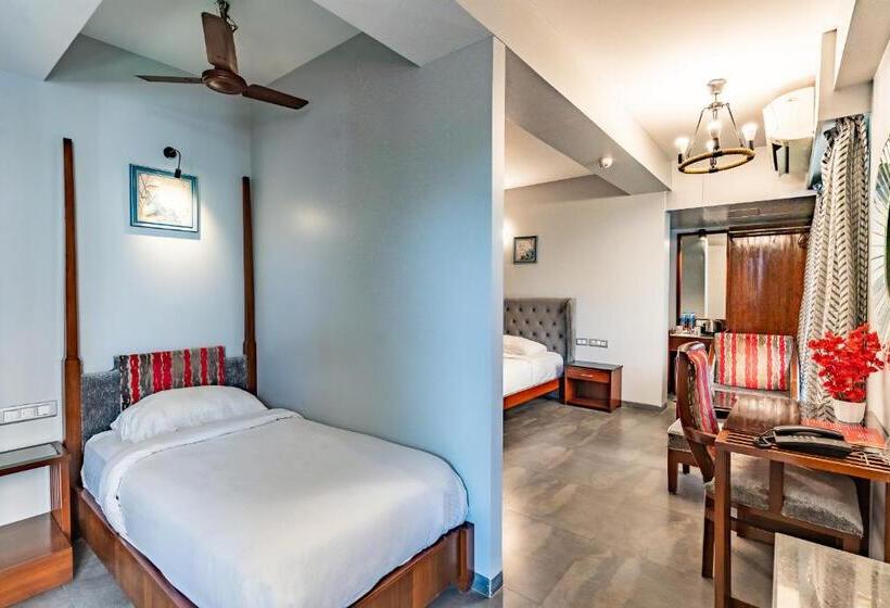 סוויטת מאסור, Zense Candolim