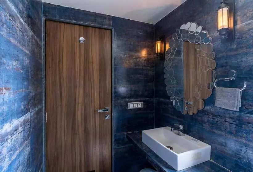Suite Master, Zense Candolim