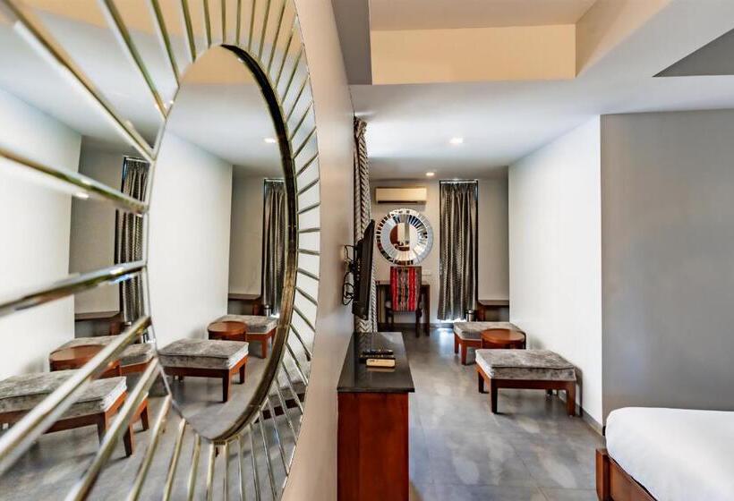 סוויטת מאסור, Zense Candolim