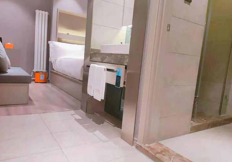 اتاق سوپریور, A L Ecole Buissonnière