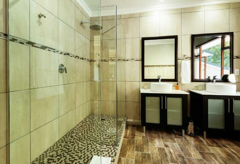 스탠다드 룸 킹사이즈 침대, Wilderness Manor