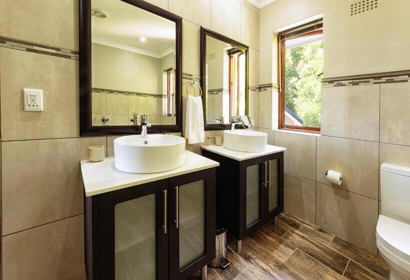 스탠다드 룸 킹사이즈 침대, Wilderness Manor