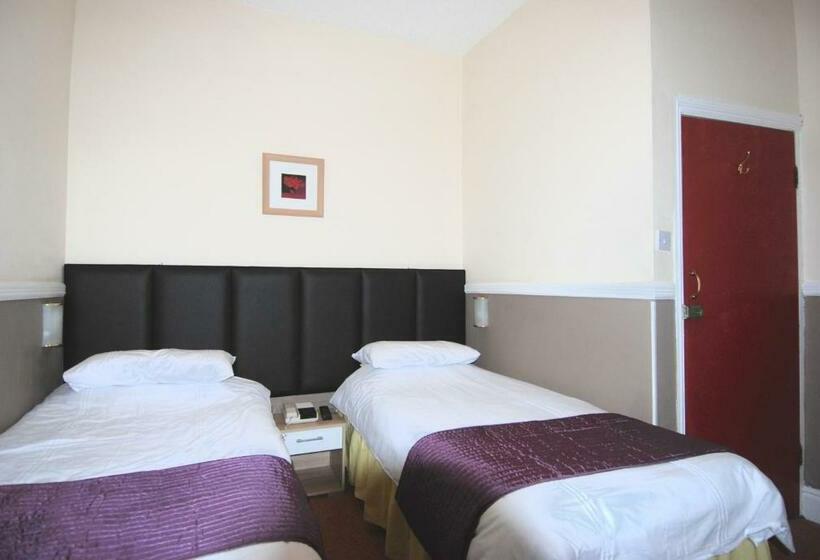 标准间, At Caledonia