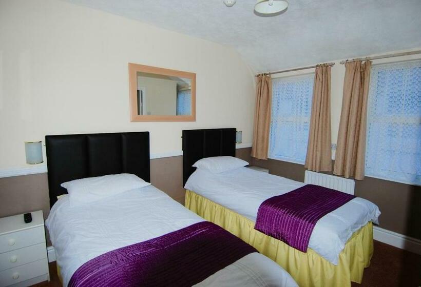 标准间, At Caledonia