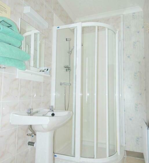 标准间, At Caledonia