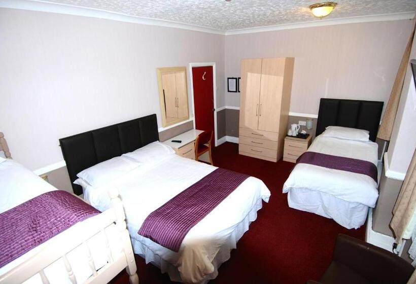 家庭间, At Caledonia