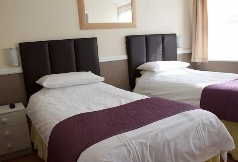 标准间, At Caledonia