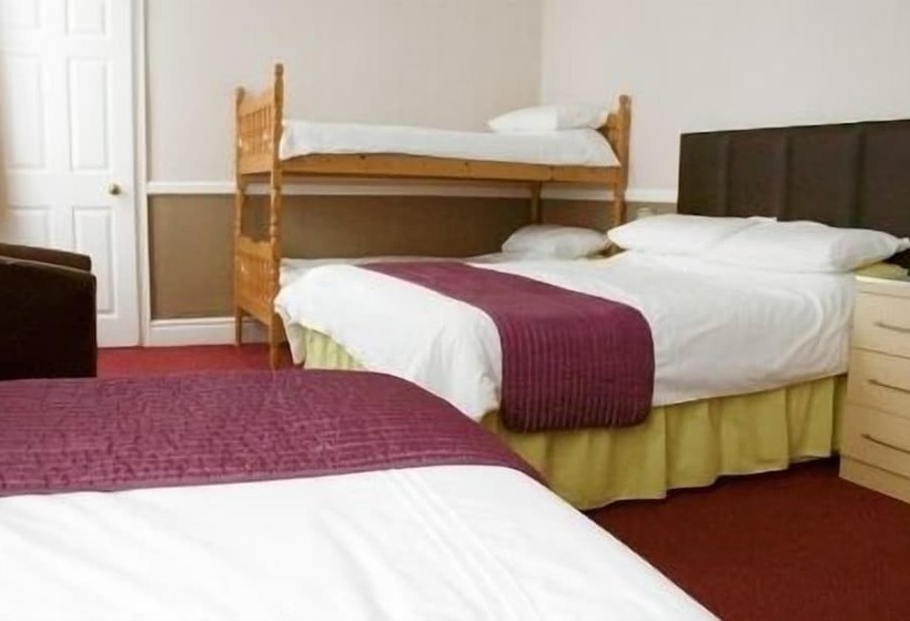 家庭间, At Caledonia